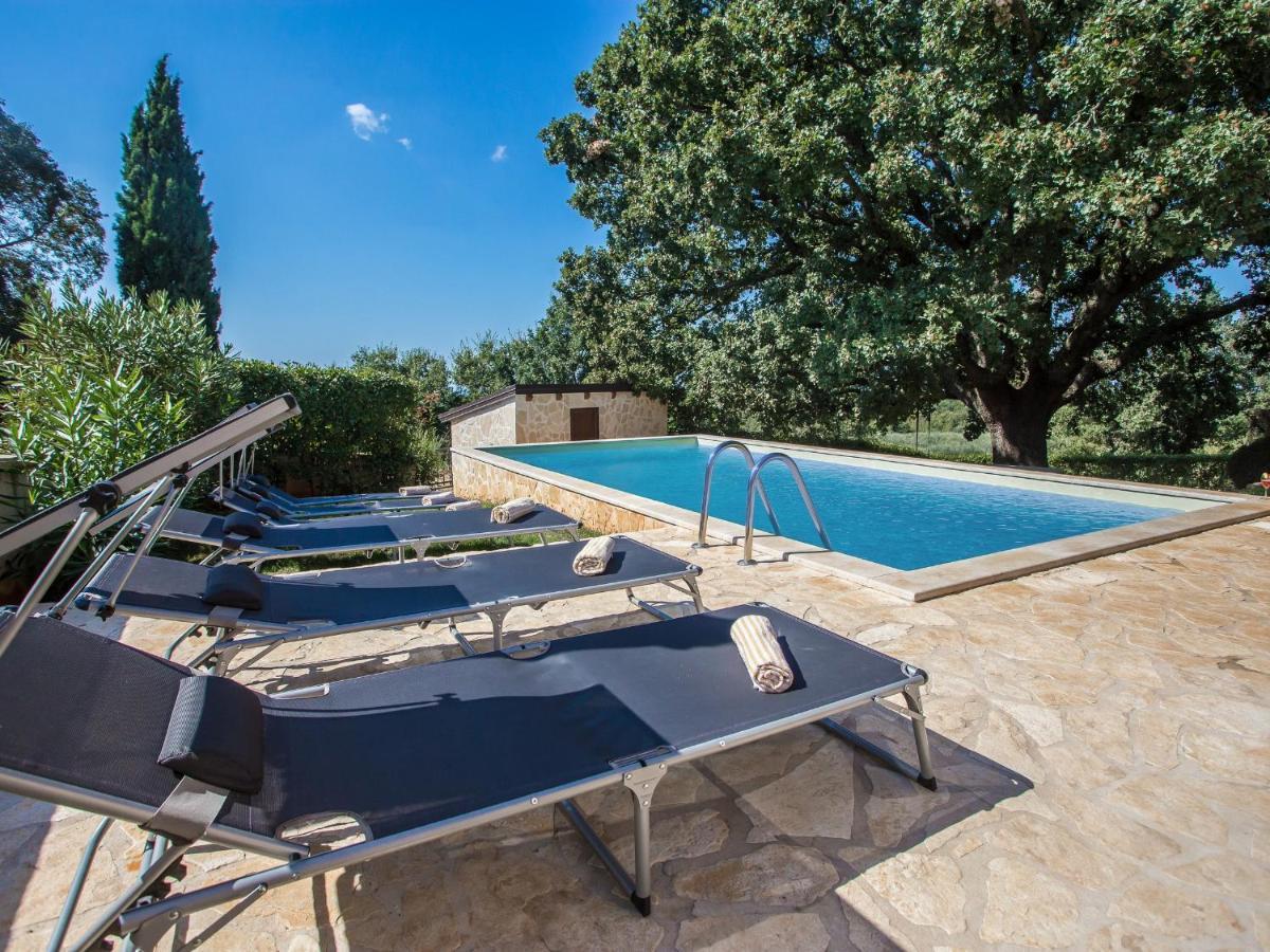 Villa Hrast Bacva Višnjan Екстериор снимка