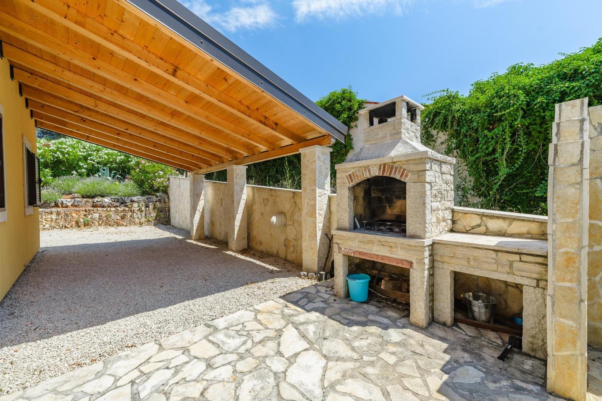 Villa Hrast Bacva Višnjan Екстериор снимка