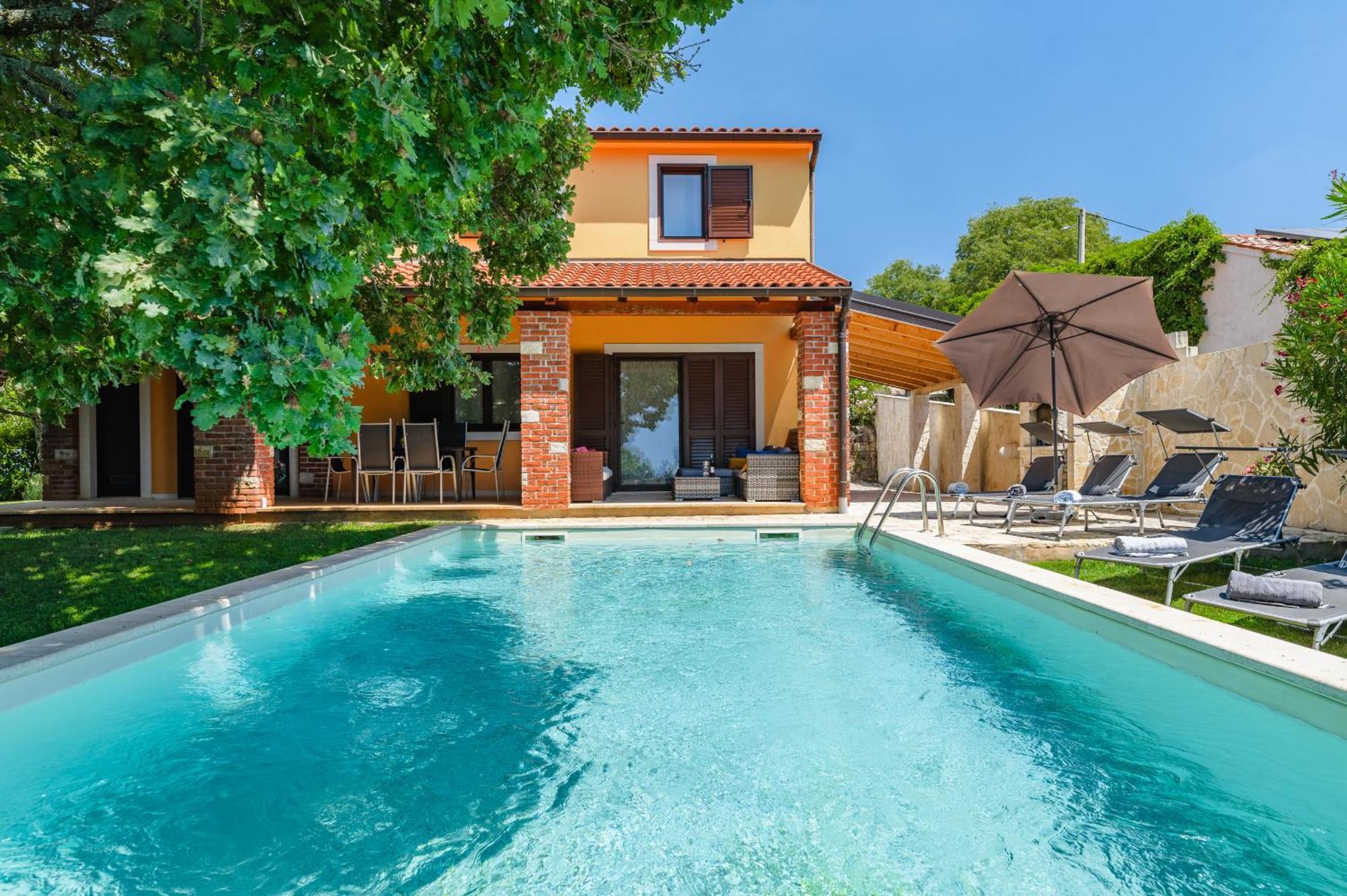 Villa Hrast Bacva Višnjan Екстериор снимка