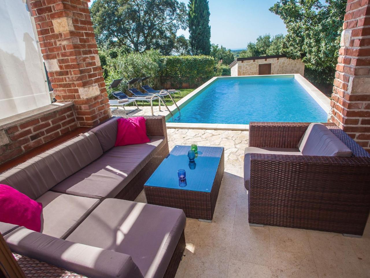 Villa Hrast Bacva Višnjan Екстериор снимка