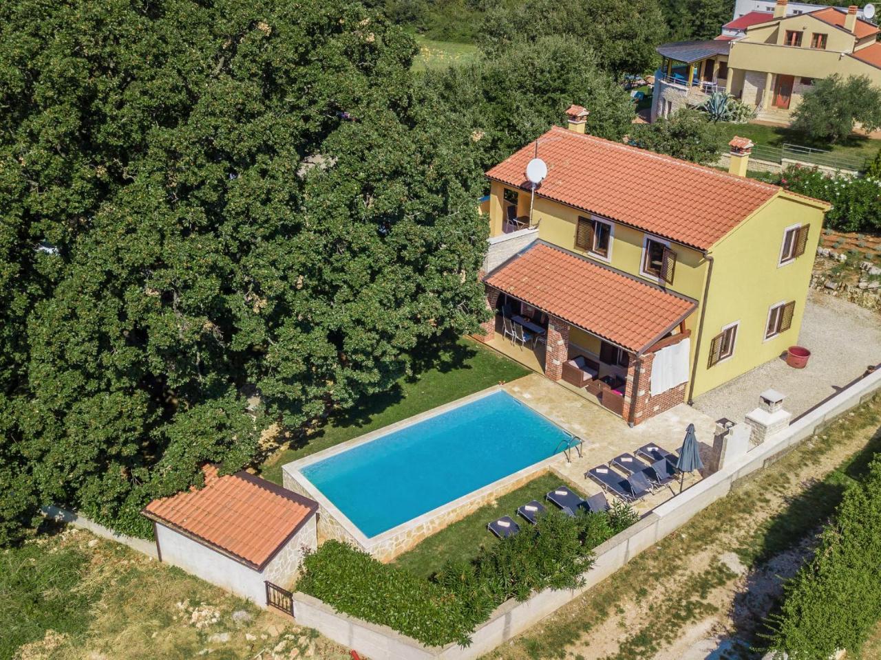 Villa Hrast Bacva Višnjan Екстериор снимка