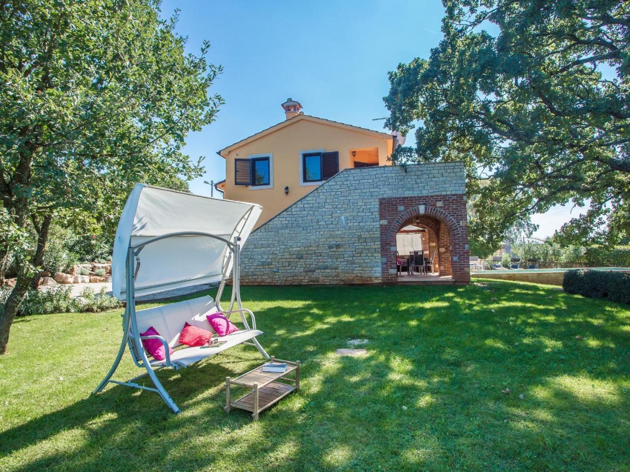 Villa Hrast Bacva Višnjan Екстериор снимка